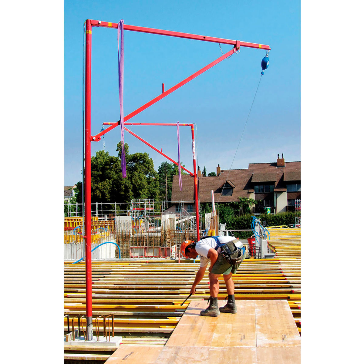 Tie Down Engineering Alsipercha Inverted L Fall Arrest Overhead 14'3in x 8'2in, Steel, 310lbs Capacity